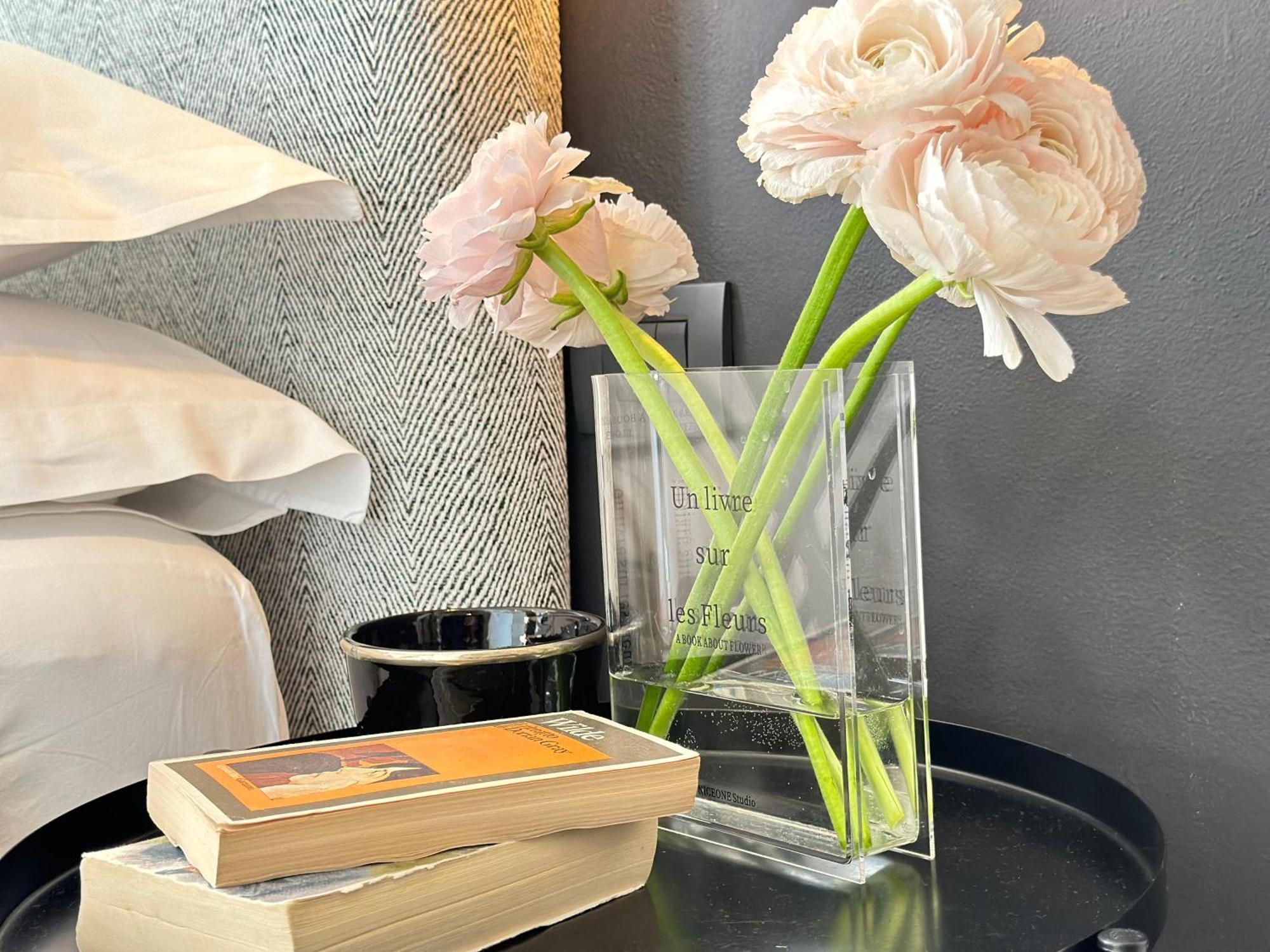 Lily Pads -Elegant Apartment- In The City Center Milano Ngoại thất bức ảnh