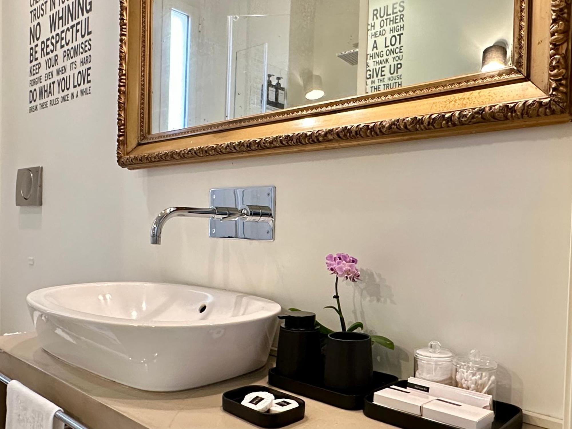 Lily Pads -Elegant Apartment- In The City Center Milano Ngoại thất bức ảnh