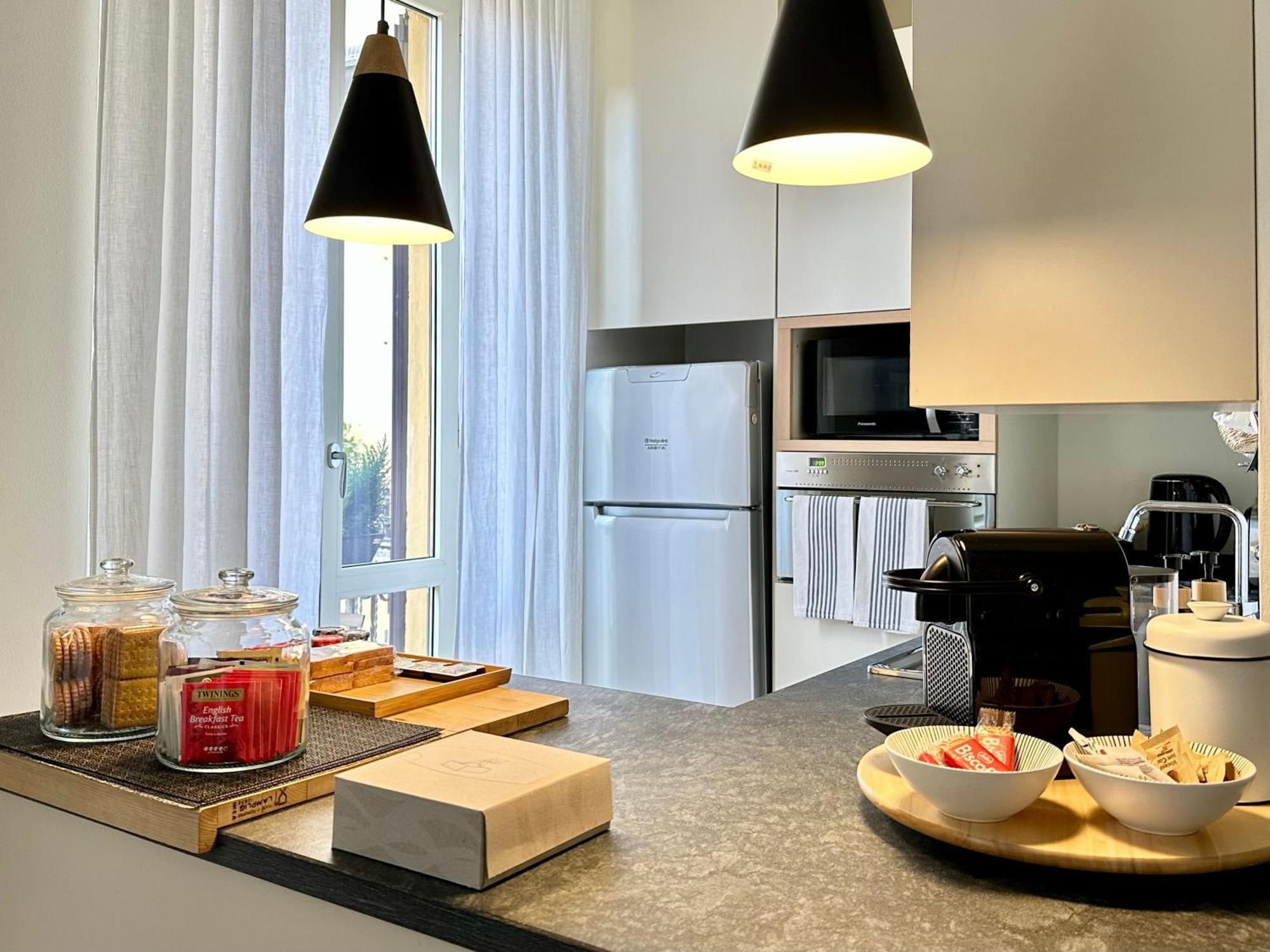 Lily Pads -Elegant Apartment- In The City Center Milano Ngoại thất bức ảnh