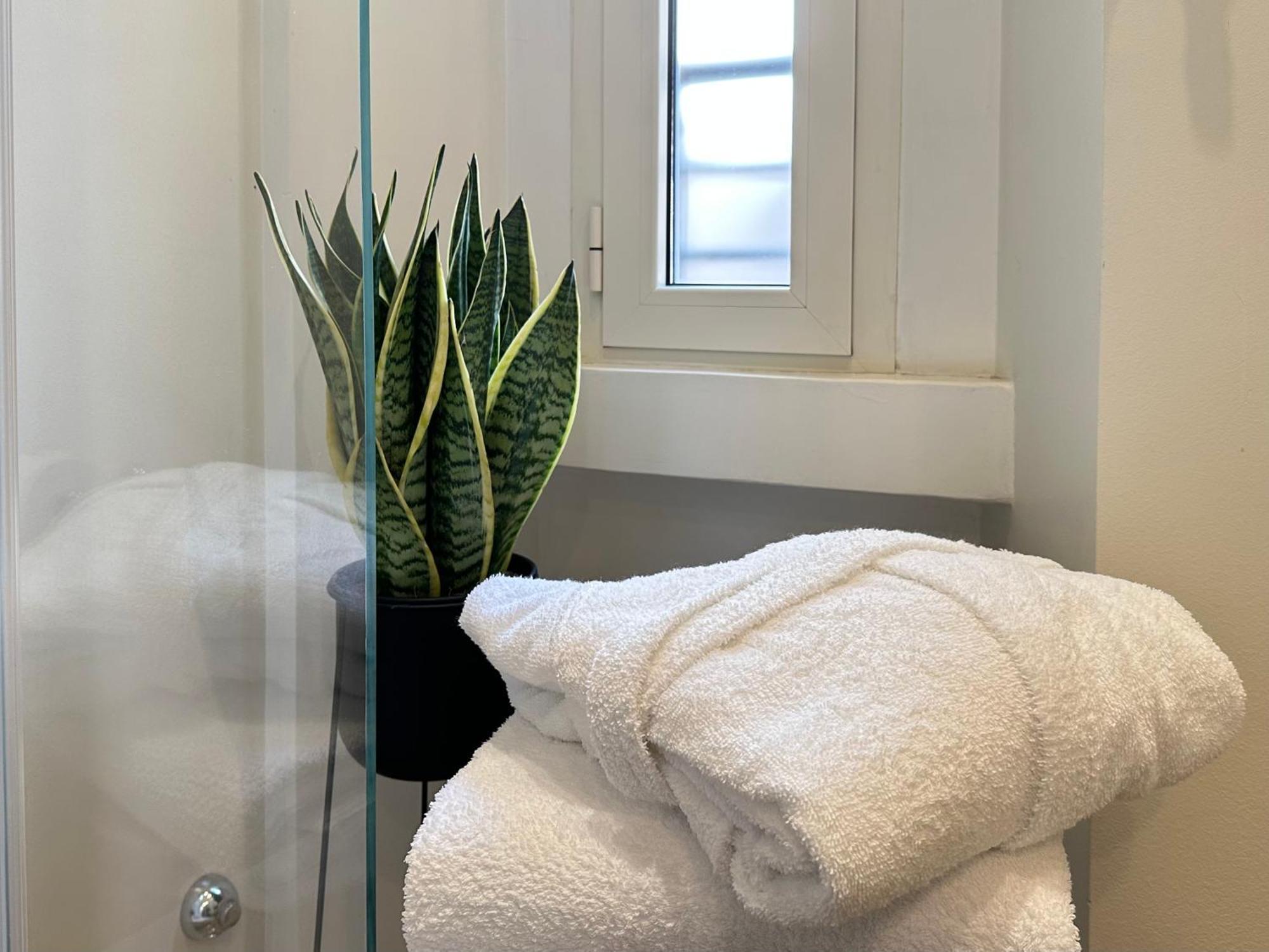Lily Pads -Elegant Apartment- In The City Center Milano Ngoại thất bức ảnh